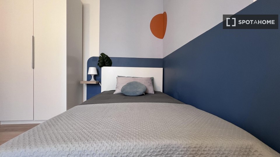 Double room Bologna, 3 beds — photo 15