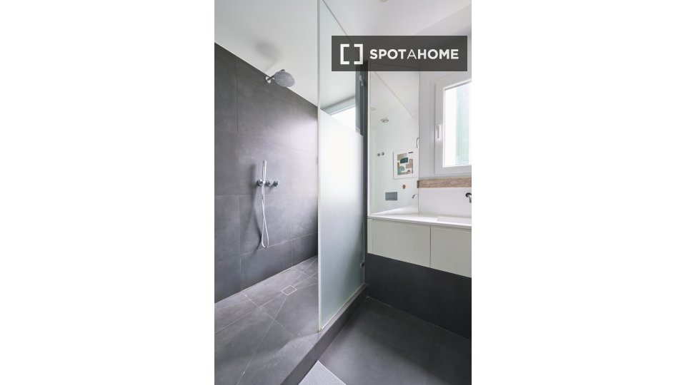 Double room Lisbon, 6 beds — photo 15