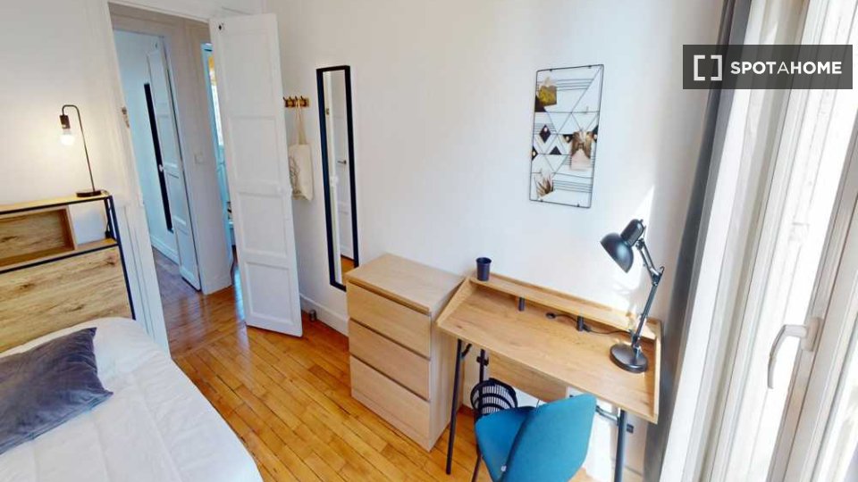Double room Paris, 5 beds, 100m² — photo 2