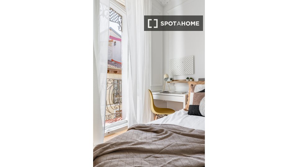 Double room Madrid, 10 beds, 173m² — photo 36