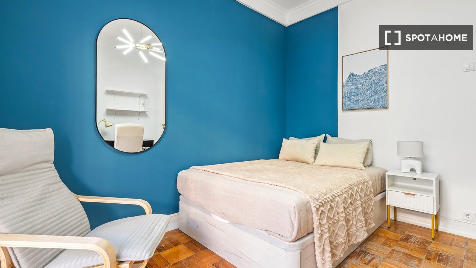Double room Lisbon, 5 beds — photo 8