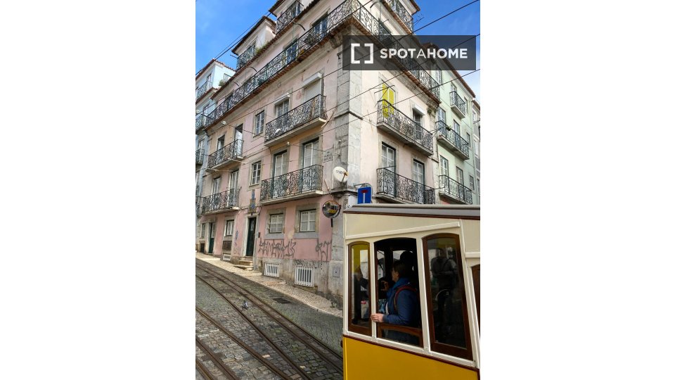Apartment mono Lisbon, 40m² — photo 3