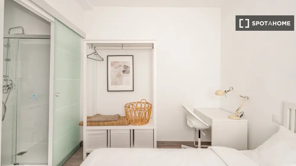 Double room Madrid, 5 beds — photo 19