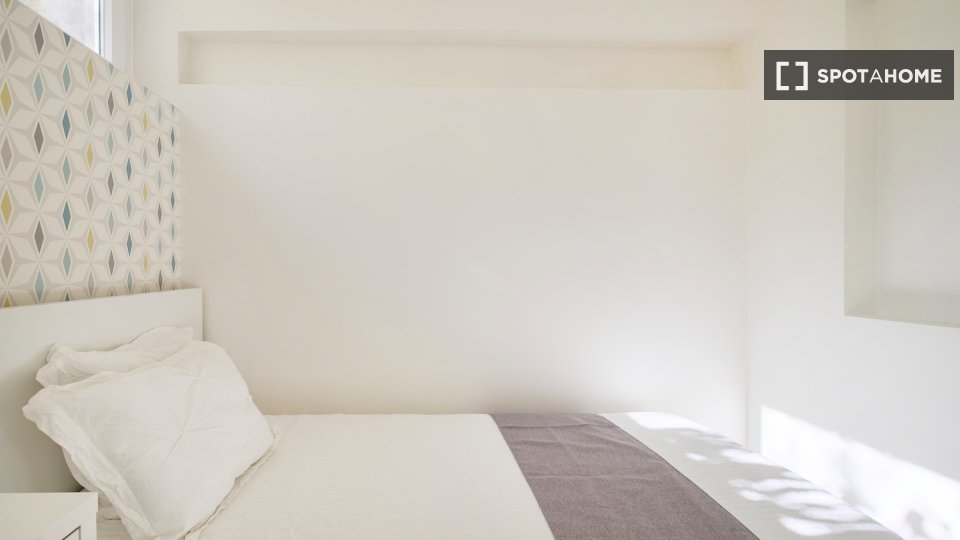 Double room Lisbon, 4 beds — photo 30