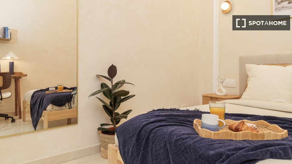 Double room Barcelona, 9 beds, 300m² — photo 7