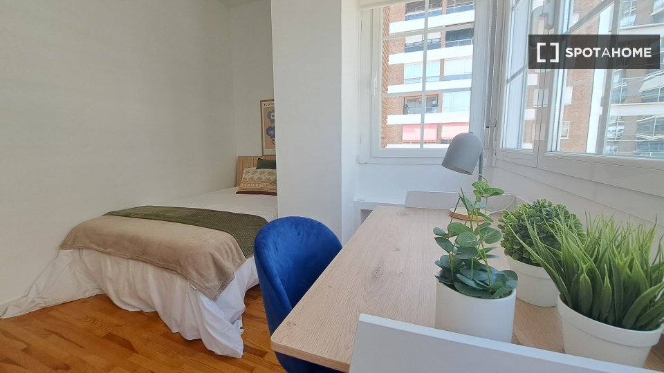 Double room Madrid, 14 beds, 200m² — photo 12
