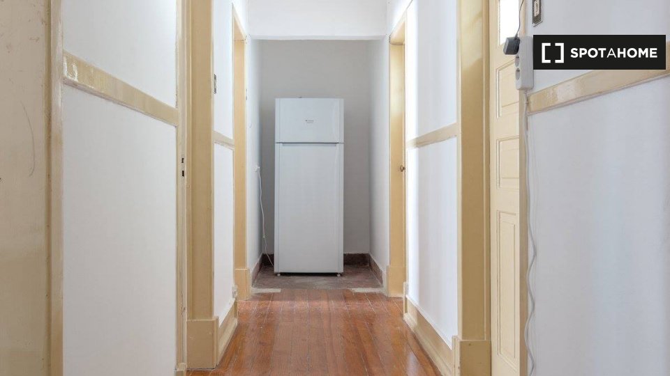 Double room Lisbon, 7 beds — photo 22