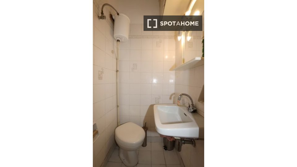 Double room Athens, 4 beds — photo 17