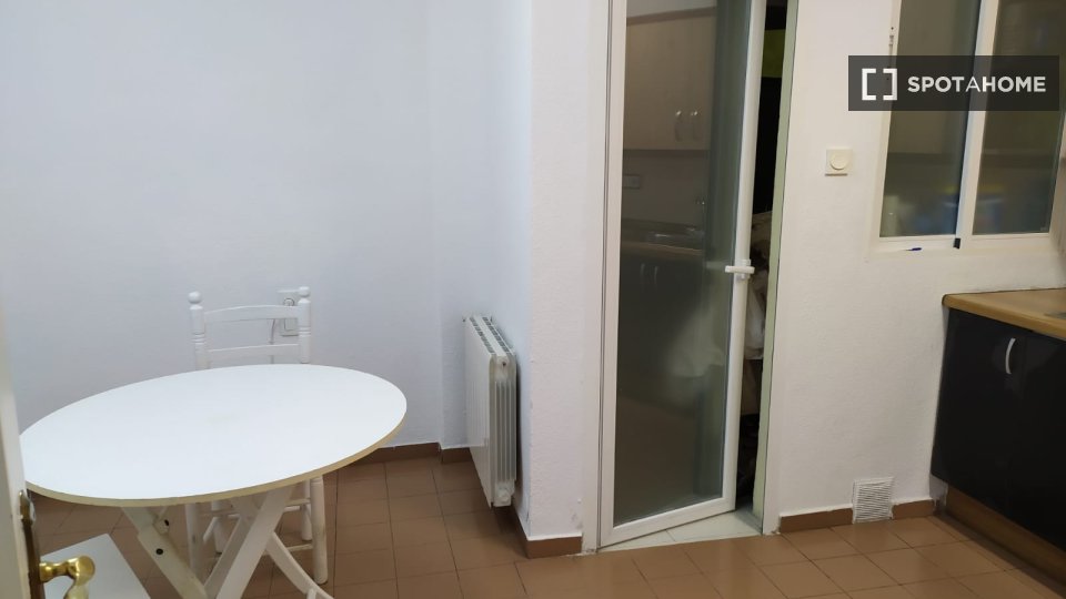 Double room Valencia, 4 beds, 90m² — photo 17