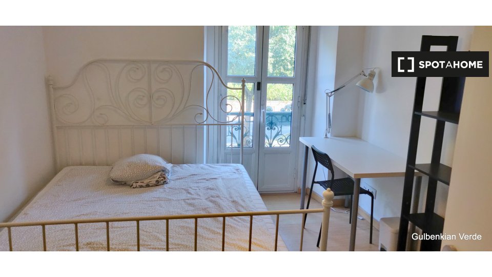 Double room Lisbon, 7 beds, 200m² — photo 1