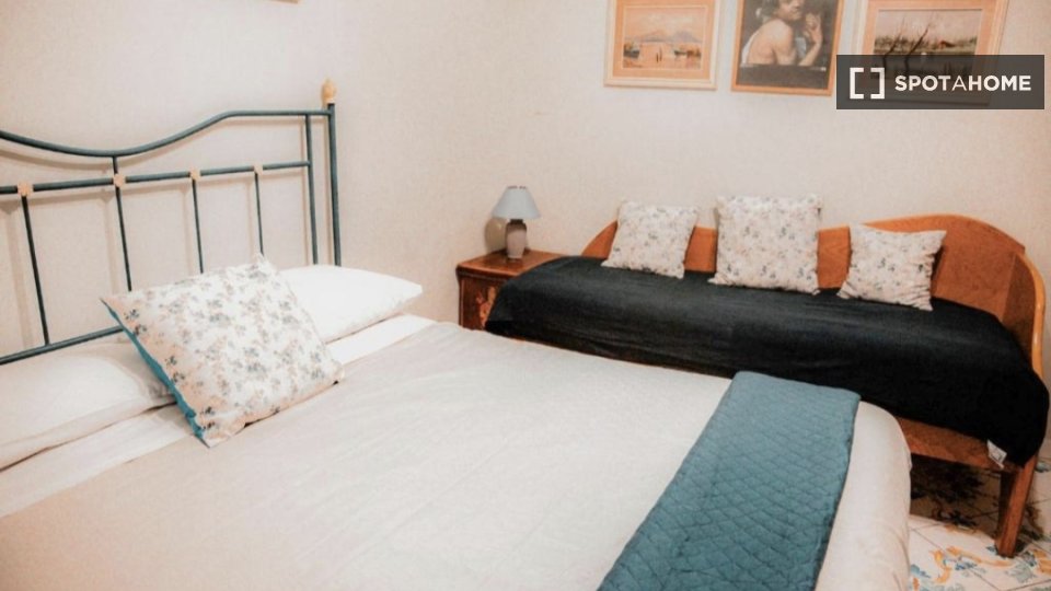 Double room Naples, 2 beds — photo 2