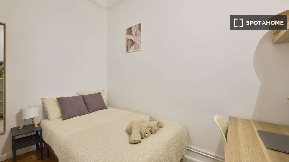 Double room Lisbon, 11 beds — photo 20