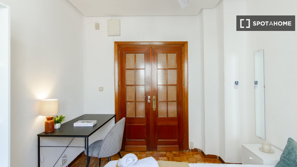 Double room Madrid, 6 beds — photo 26