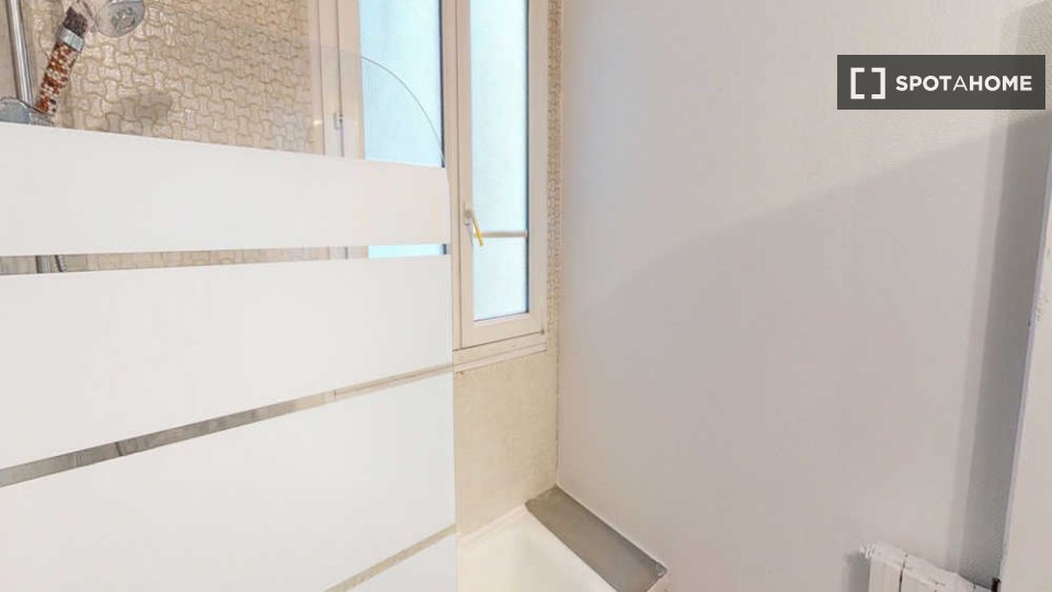 Double room Paris, 5 beds, 90m² — photo 5
