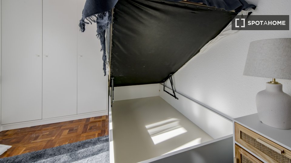 Double room Madrid, 6 beds — photo 11