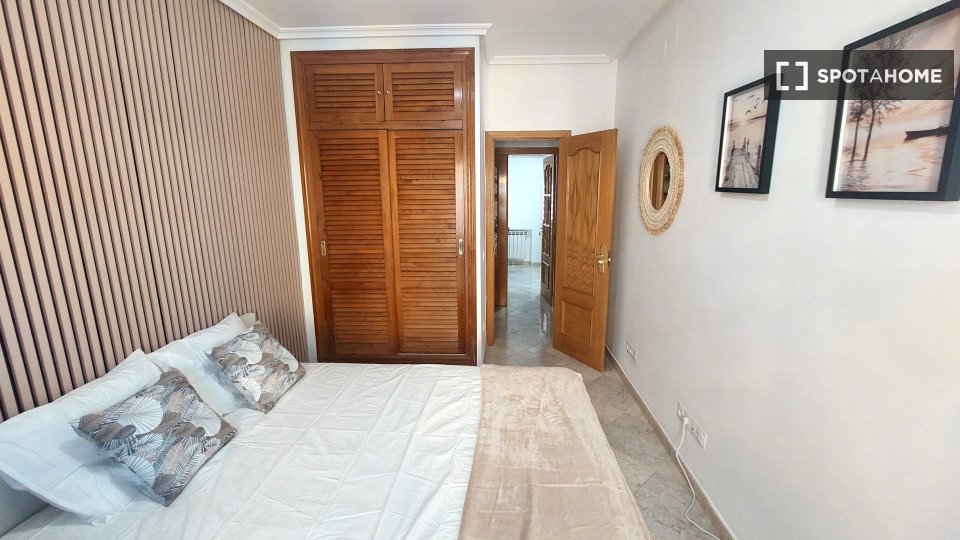 Double room Madrid, 4 beds, 95m² — photo 14