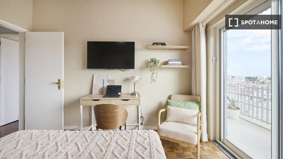 Double room Lisbon, 9 beds — photo 4