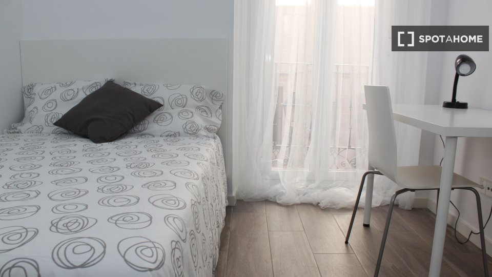 Double room Madrid, 4 beds, 88m² — photo 1