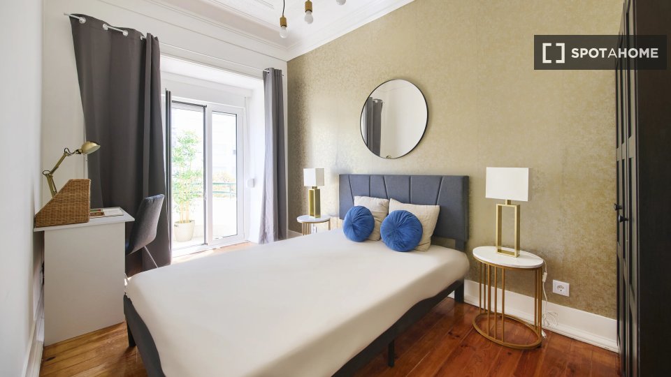 Double room Lisbon, 6 beds — photo 1