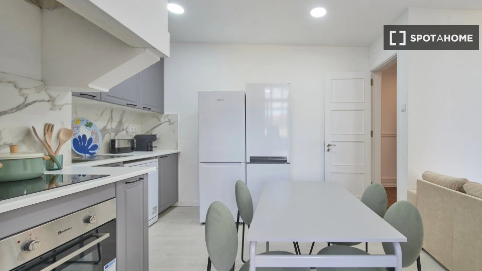 Double room Lisbon, 8 beds — photo 19