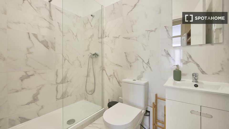 Apartment mono Lisbon — photo 19