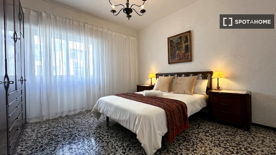 Double room Valencia, 5 beds — photo 1