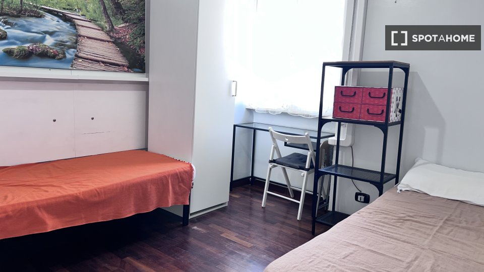 Double room Rome, 3 beds — photo 44