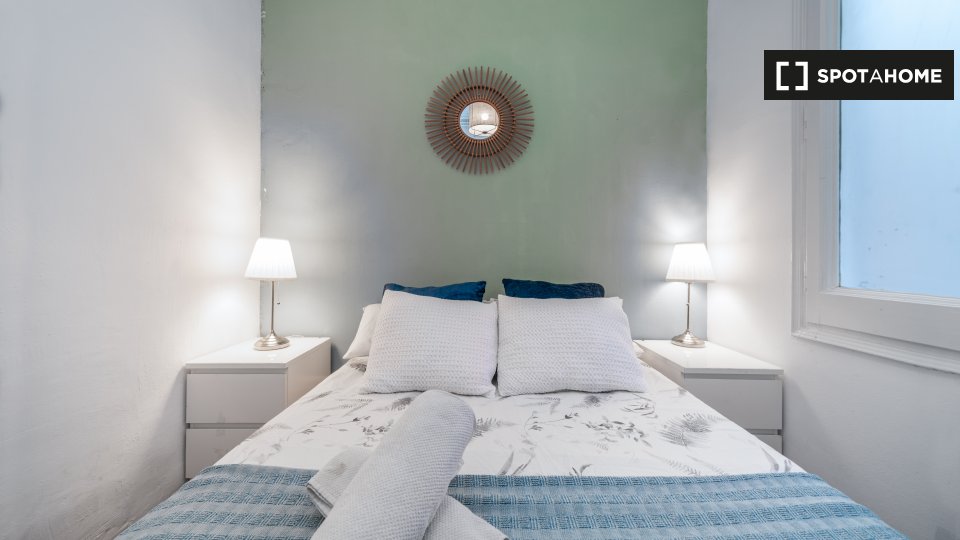 Double room Barcelona, 13 beds, 280m² — photo 1