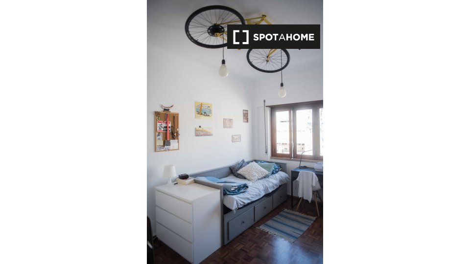 Double room Lisbon, 4 beds, 100m² — photo 3