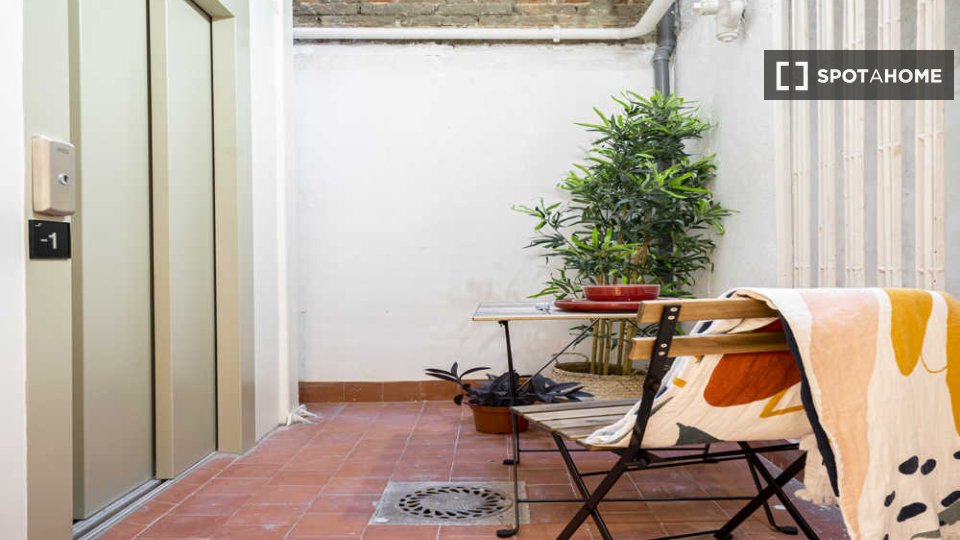 Double room Madrid, 1 bed — photo 41