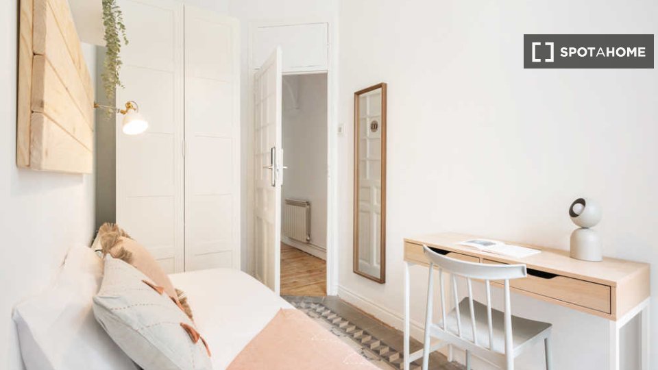 Double room Madrid, 7 beds, 260m² — photo 41