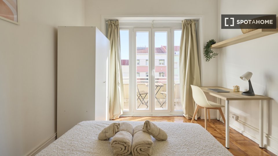 Double room Lisbon, 11 beds — photo 33