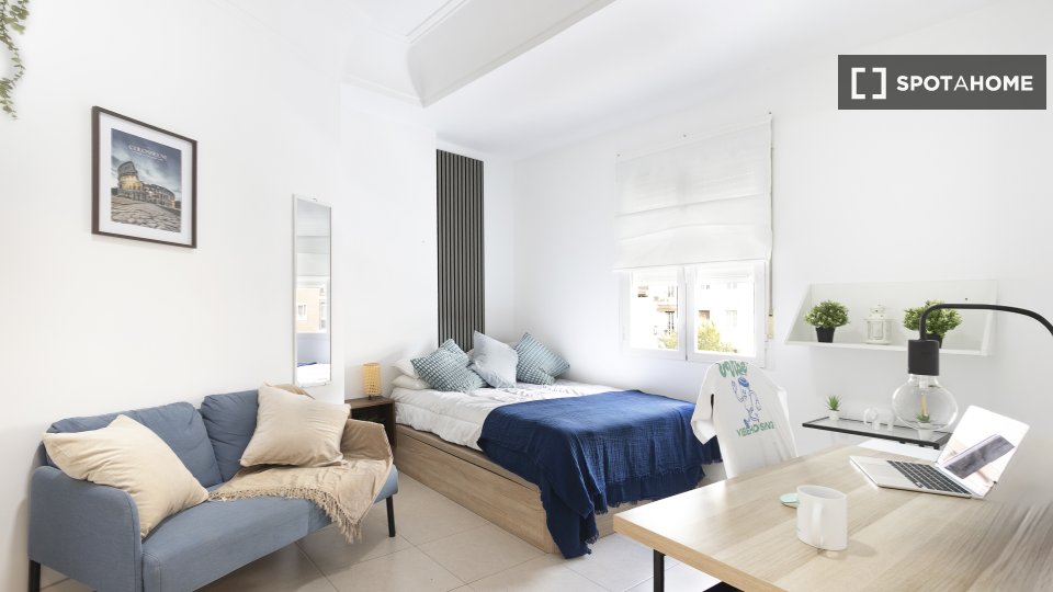 Double room Madrid, 5 beds — photo 12