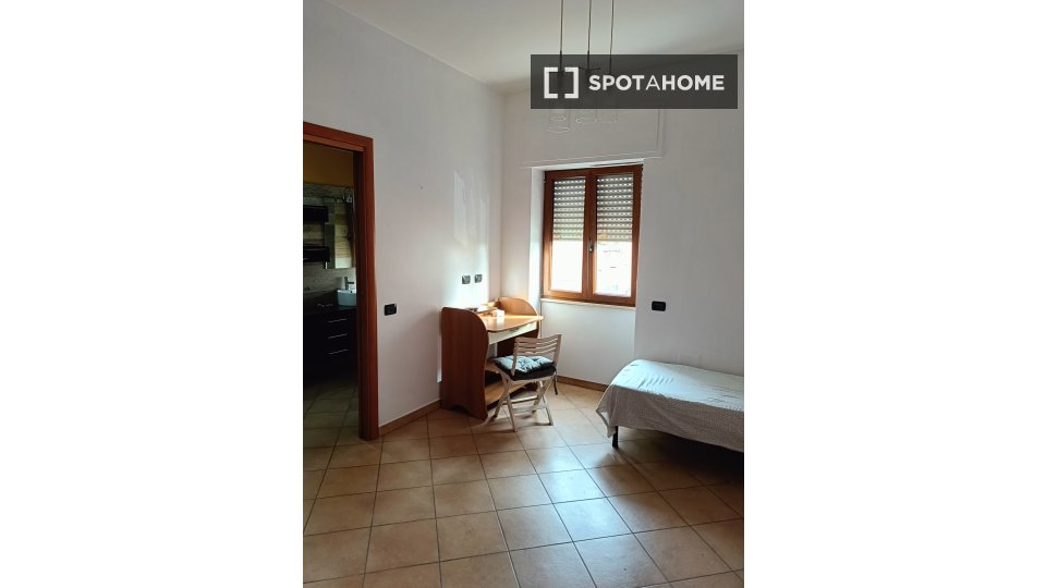 Habitación 6 huéspedes, con aire acondicionado