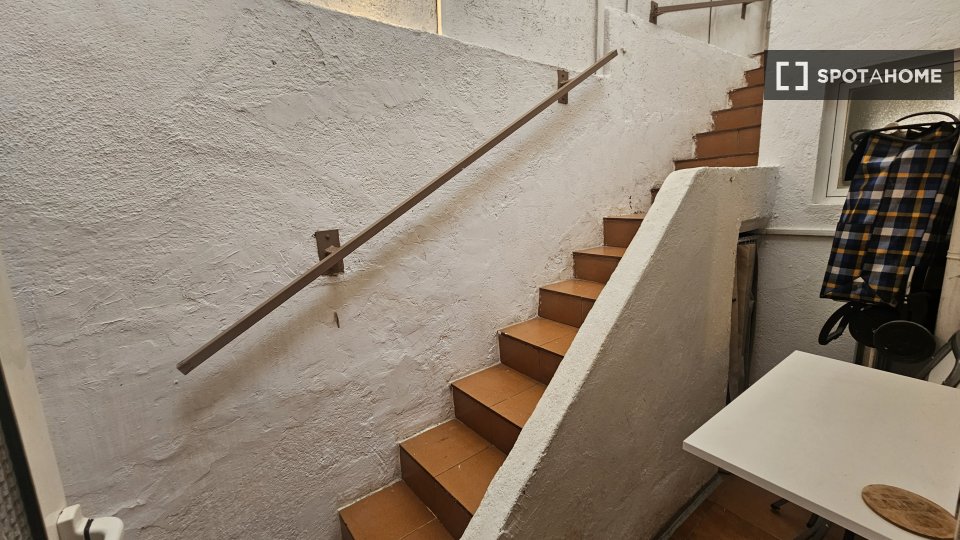 Double room Madrid, 3 beds, 75m² — photo 15