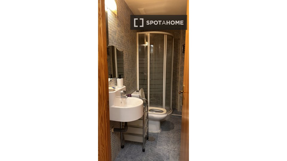 Double room Madrid, 2 beds, 112m² — photo 8