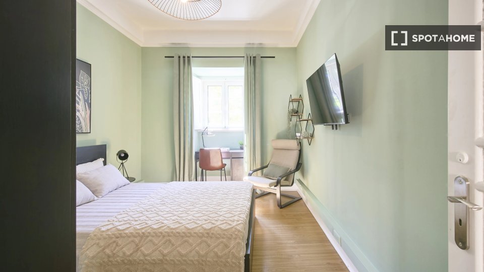 Double room Lisbon, 9 beds — photo 11