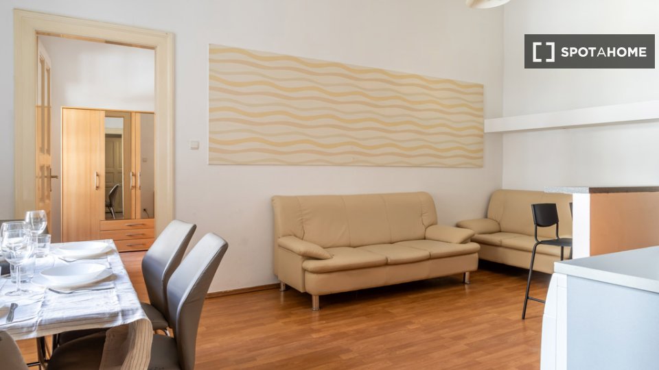 Double room Budapest, 3 beds, 80m² — photo 19