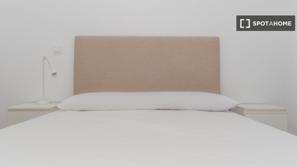 Double room Madrid, 10 beds, 380m² — photo 2