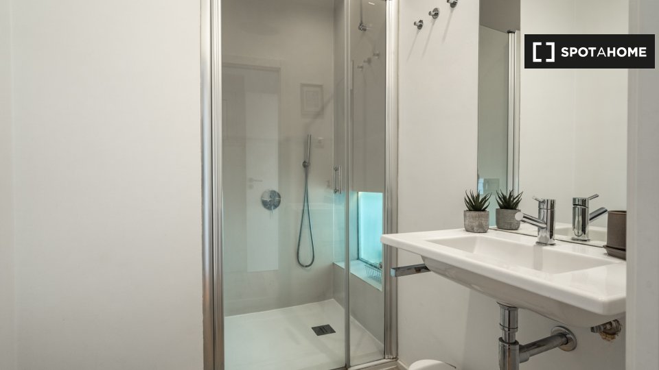 Apartment Lisbon, 2 beds — photo 15