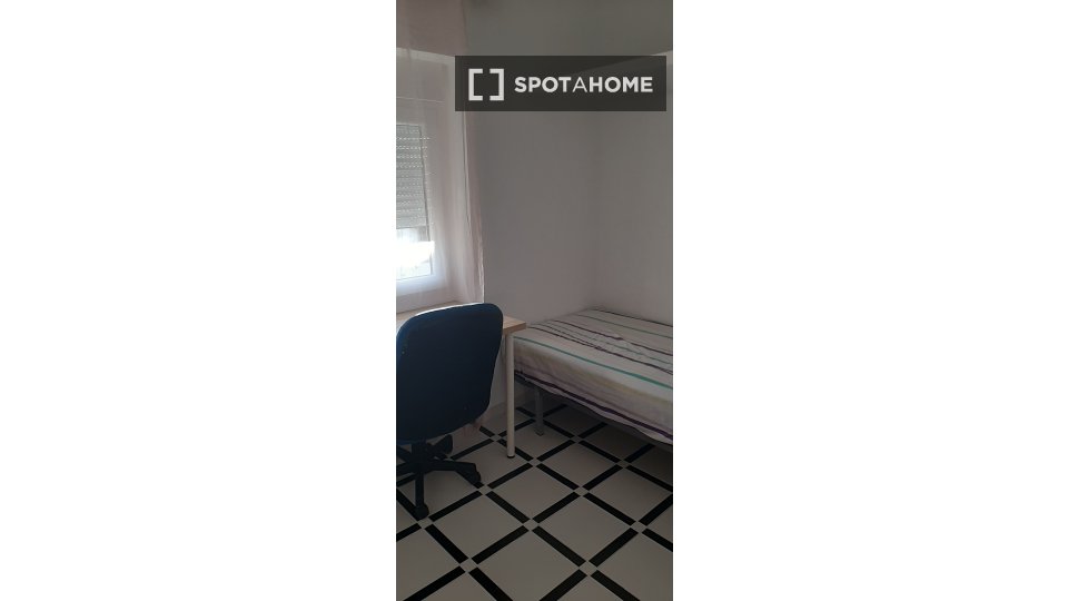 Double room Granada, 4 beds, 80m² — photo 4