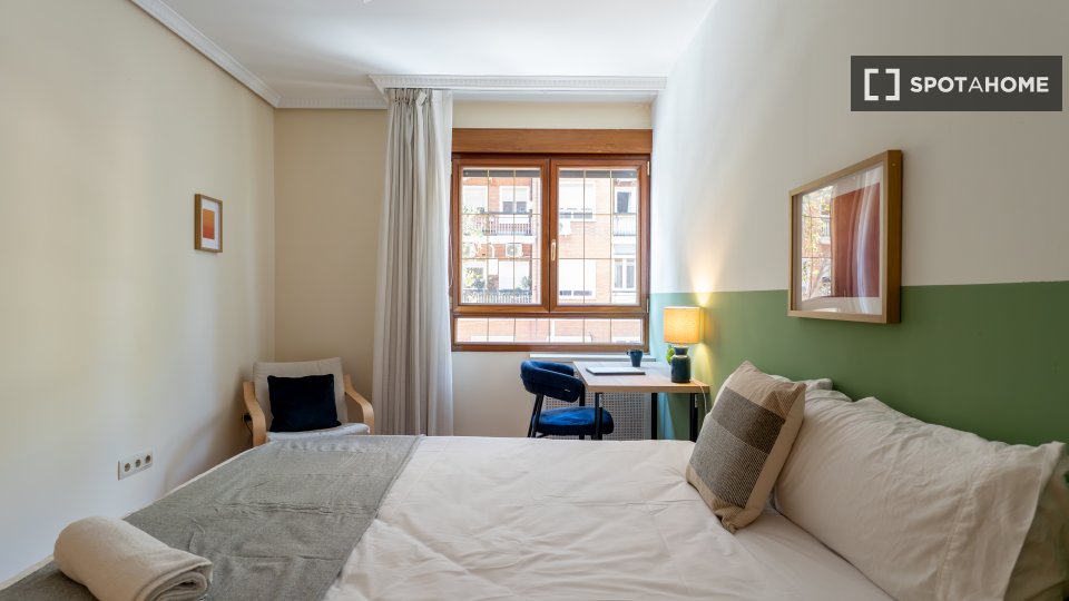 Double room Madrid, 6 beds — photo 9