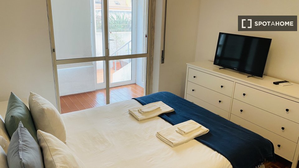 Apartment Lisbon, 2 beds, 70m² — photo 10