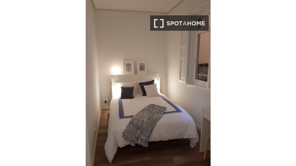 Double room Madrid, 3 beds — photo 4