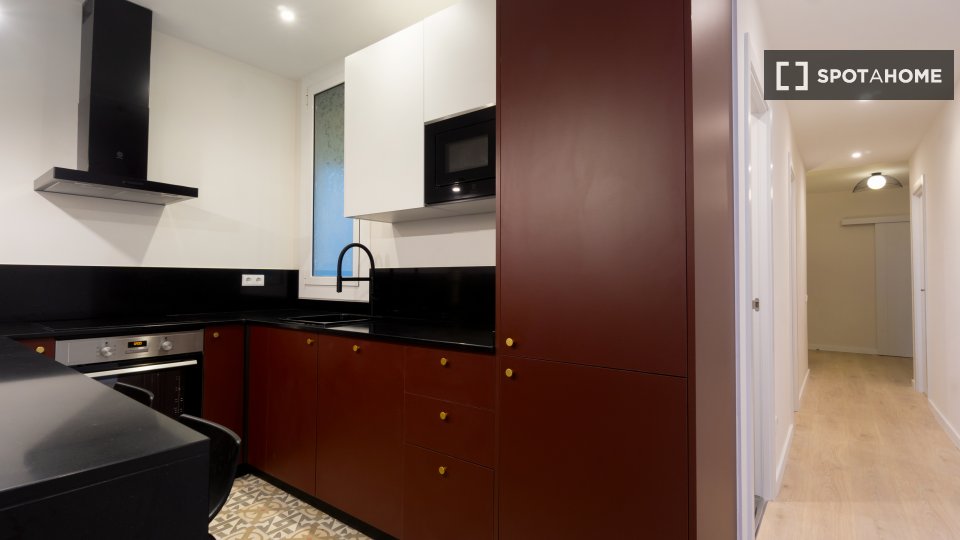 Apartment Barcelona, 4 beds, 110m² — photo 18