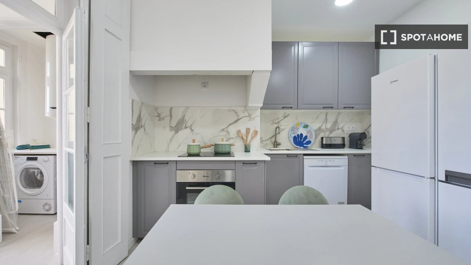 Double room Lisbon, 8 beds — photo 13