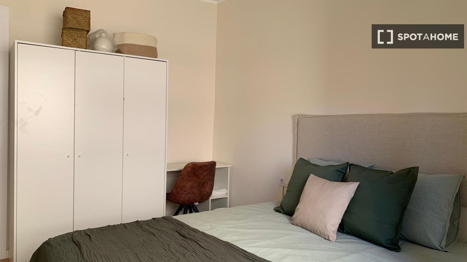 Double room Barcelona, 4 beds, 85m² — photo 12