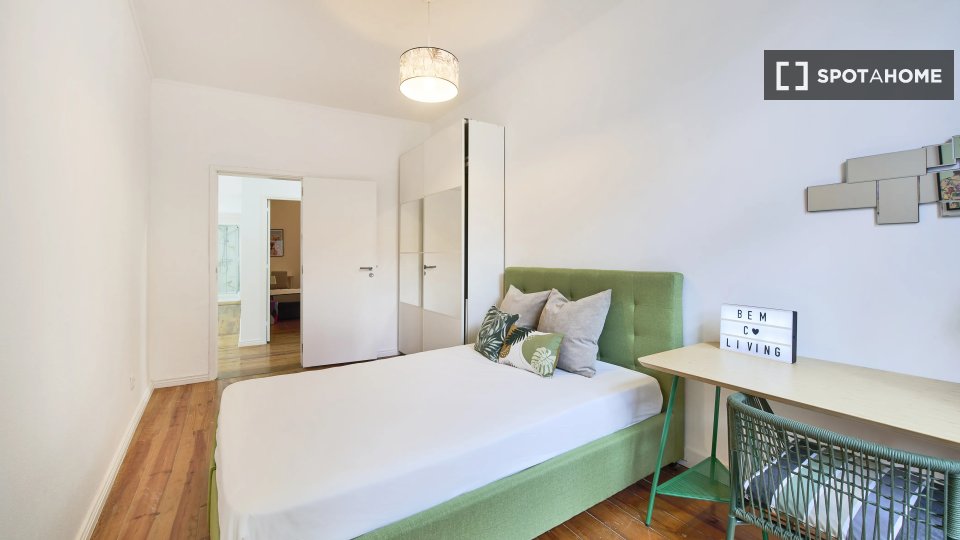 Double room Lisbon, 13 beds — photo 12