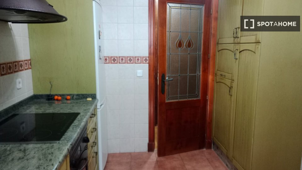 Double room Madrid, 4 beds, 100m² — photo 2