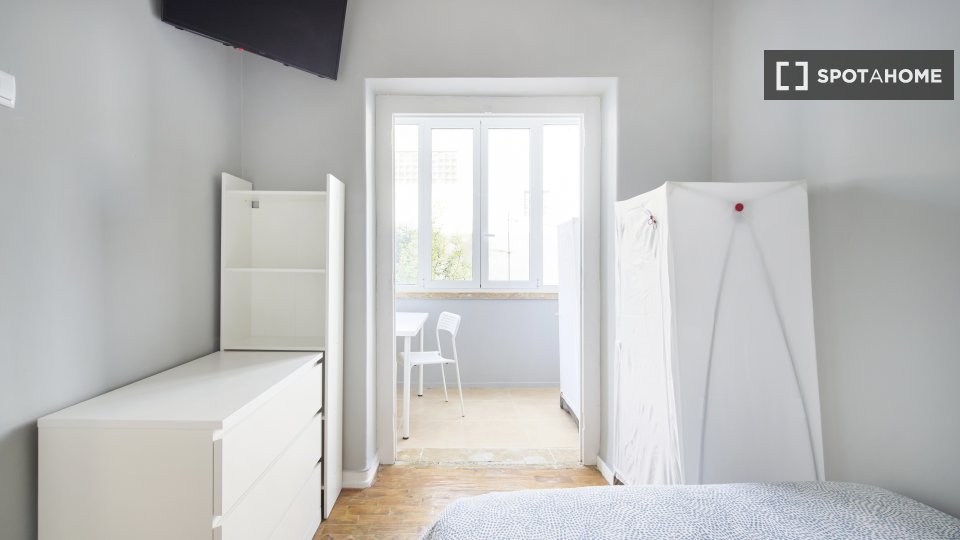 Double room Lisbon, 6 beds — photo 5